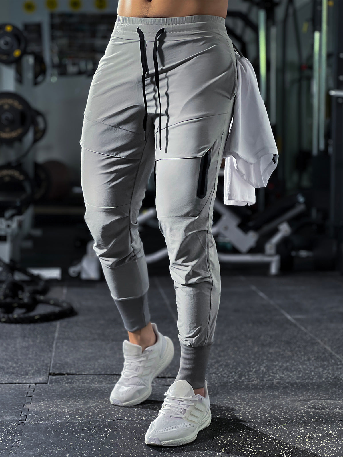 Performance Jogging Pants with pocket detail
