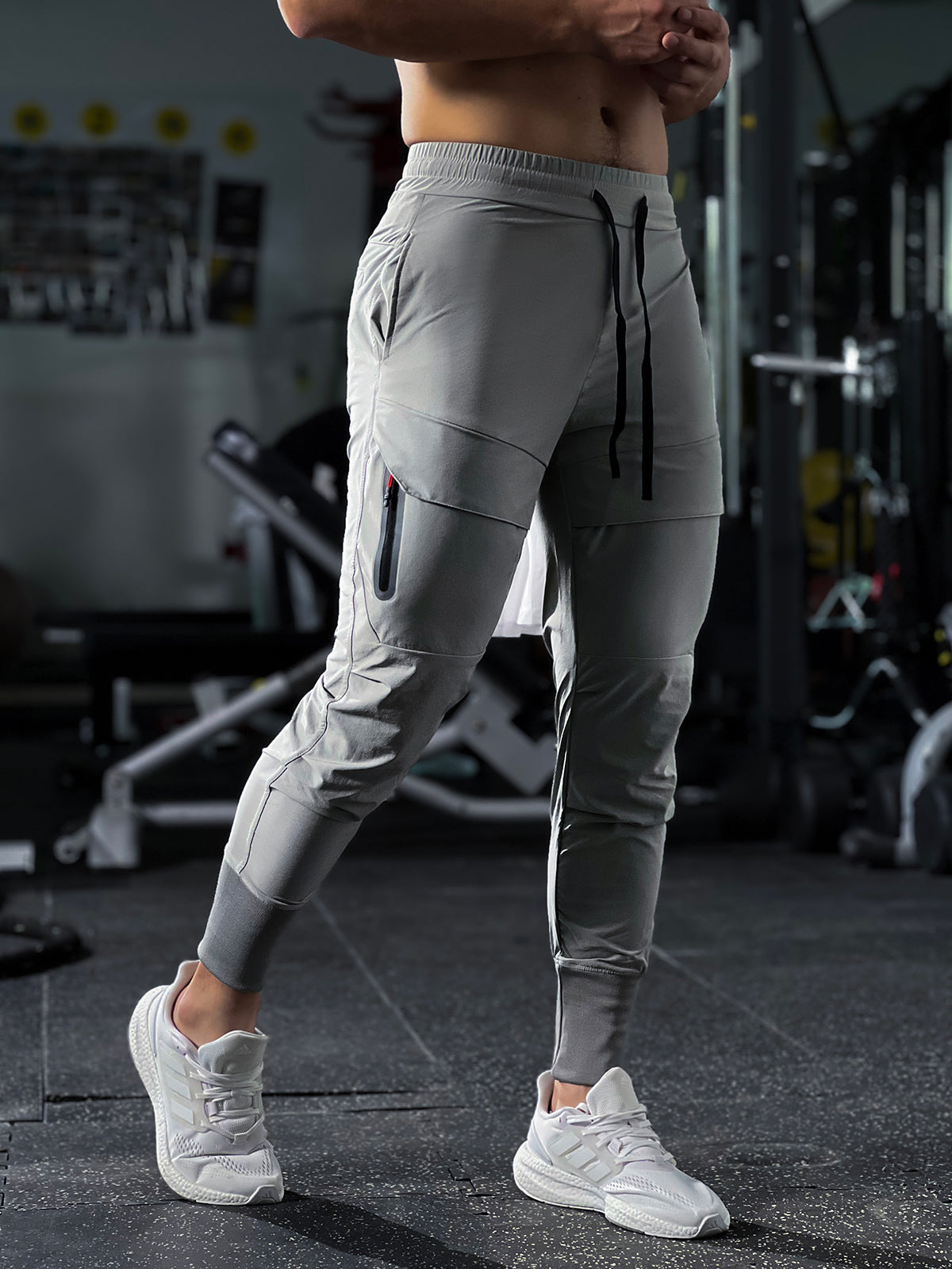 Performance Jogging Pants with pocket detail