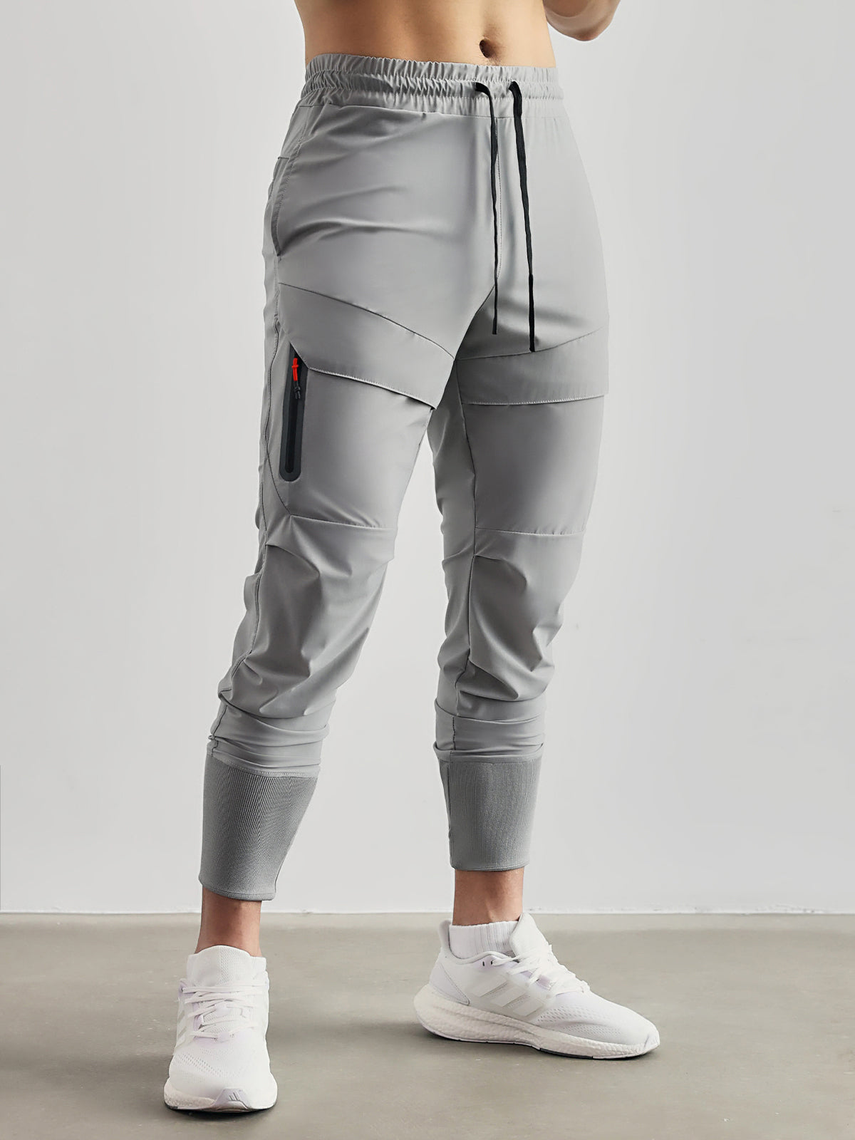 Performance Jogging Pants with pocket detail