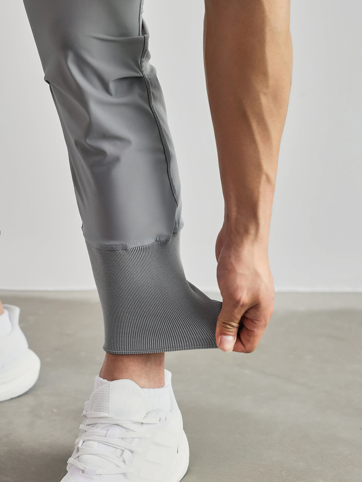 Performance Jogging Pants with pocket detail