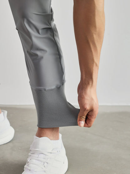 Performance Jogging Pants with pocket detail