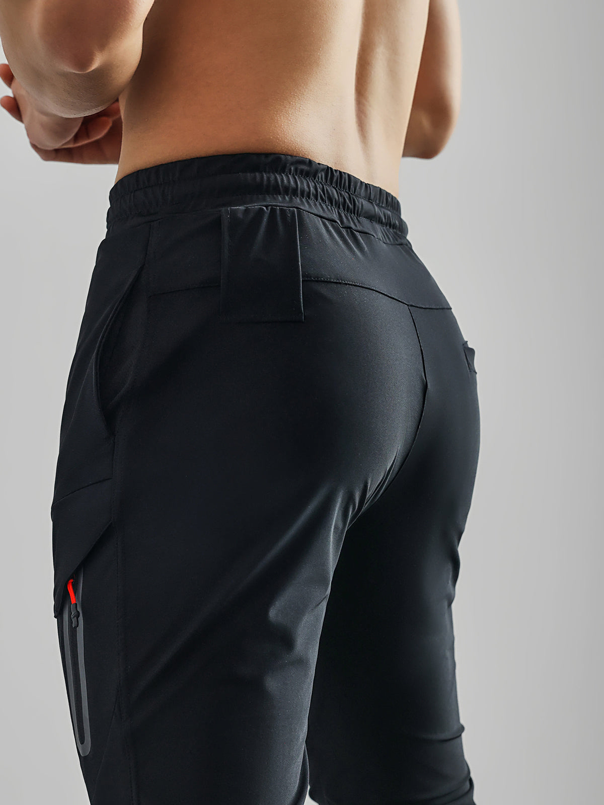 Performance Jogging Pants with pocket detail