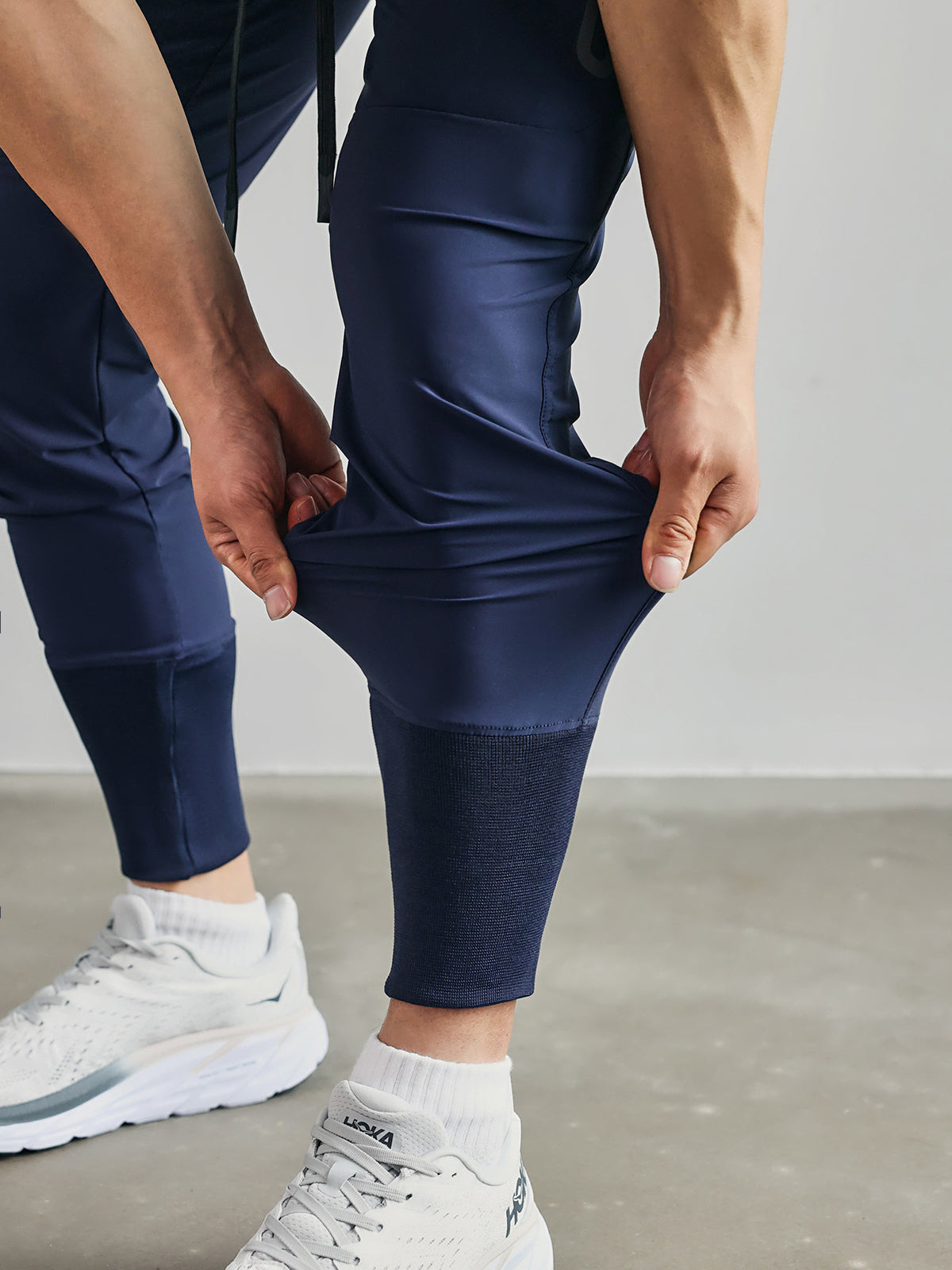 Performance Jogging Pants with pocket detail